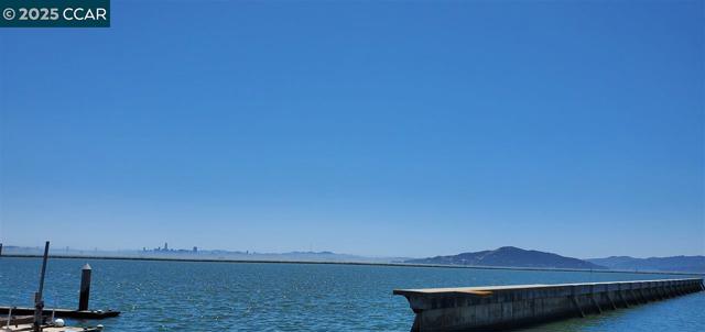 1460 Sandpiper Spit, Richmond CA: https://media.crmls.org/mediaz/be0befc6-2e55-4c94-9ae2-3f2819e7abb9.jpg