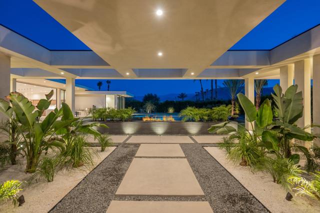 7 Makena Lane, Rancho Mirage CA: https://media.crmls.org/mediaz/be0bf0ba-e2f9-4a53-b89a-9113ca3cc093.jpg