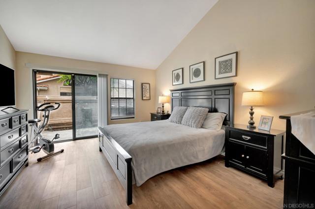 15628 Via Marchena, San Diego CA: https://media.crmls.org/mediaz/be0c169b-e096-48d3-bfc8-0aa90647bd3d.jpg