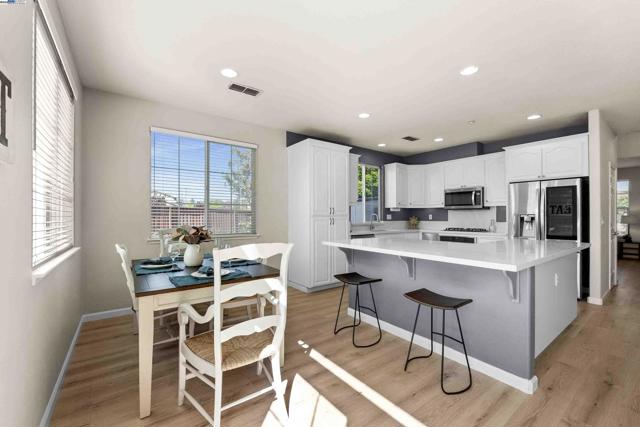 6235 Robertson Ave, Newark CA: https://media.crmls.org/mediaz/be0c7b25-3ef0-437d-b0ea-67f5fffc5e18.jpg