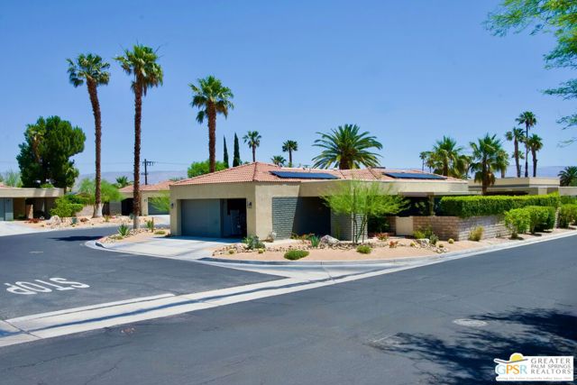 1533 N Sunflower Court, Palm Springs CA: https://media.crmls.org/mediaz/be0c8e23-89de-42e1-bae9-0fd6f156a4d0.jpg