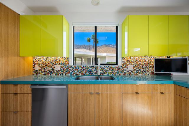 1380 Malaga Circle, Palm Springs CA: https://media.crmls.org/mediaz/be0d4e2b-0752-429a-ba34-42409ff10521.jpg