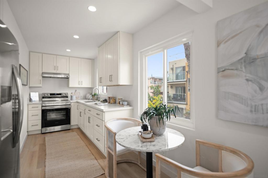 MLS #250037673SD image #9