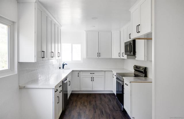 13504 Willow rd, Lakeside CA: https://media.crmls.org/mediaz/be0de9b6-bfa2-4692-8600-c4c9917accfb.jpg