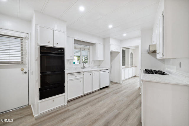 Detail Gallery Image 13 of 38 For 206 Browning Ave #206,  Ventura,  CA 93003 - 2 Beds | 1 Baths