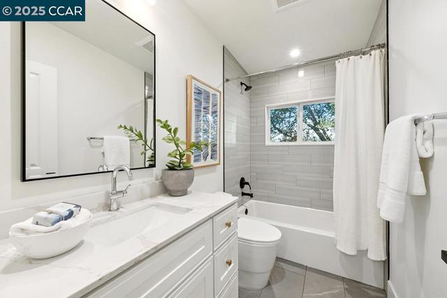26 Berkeley Ave, Orinda CA: https://media.crmls.org/mediaz/be0e01a9-c51b-45de-bd76-6f7352aab0e1.jpg
