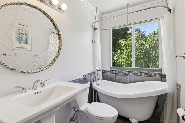 4464 Maple Ave, La Mesa CA: https://media.crmls.org/mediaz/be0f2584-065b-40cd-8e13-e79165889ad3.jpg
