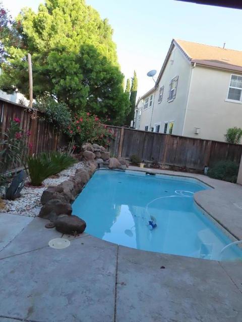 176 N Sierra Madre Street, Tracy CA: https://media.crmls.org/mediaz/be0f3626-11ee-4a61-8bdd-54511a07ce6f.jpg