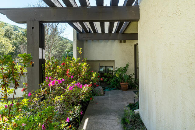 Detail Gallery Image 5 of 46 For 5 Faircliff Ct, Glendale,  CA 91206 - 2 Beds | 2/1 Baths