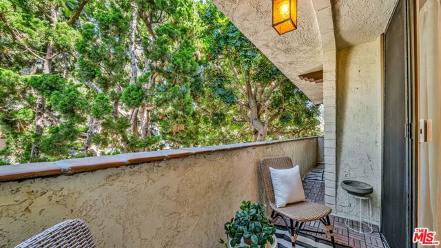 1130 9th Street, Santa Monica CA: https://media.crmls.org/mediaz/be0f924d-1e0c-4152-b273-73994df9226e.jpg