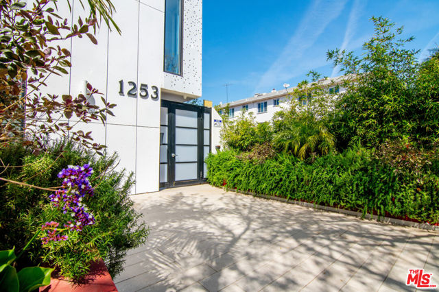Image 3 for 1253 N Sweetzer Ave #2, West Hollywood, CA 90069