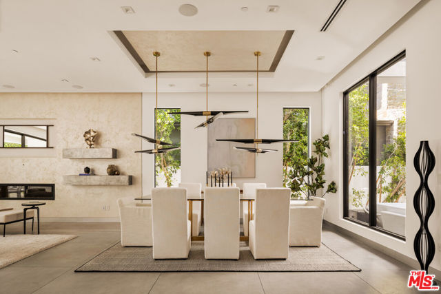 4445 Camellia Avenue, Studio City CA: https://media.crmls.org/mediaz/be1050f0-5b78-47e3-b03a-27e407ef84d4.jpg