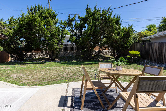 2365 Henrietta Avenue, La Crescenta CA: https://media.crmls.org/mediaz/be1078c7-6628-489a-abc3-8a1748cdd197.jpg