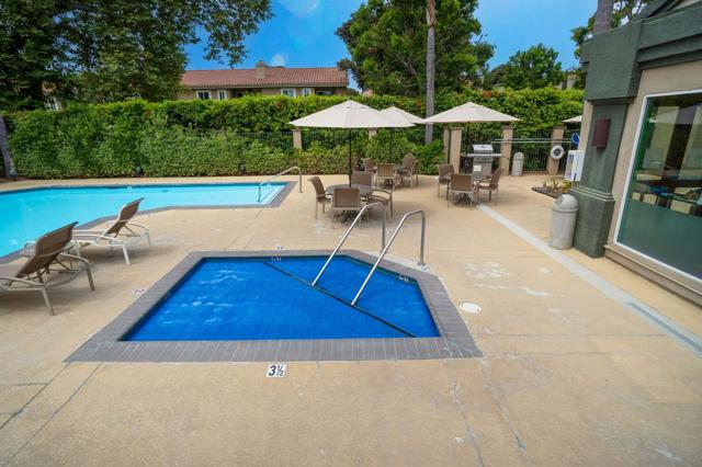 7405 Charmant Dr, San Diego CA: https://media.crmls.org/mediaz/be10896e-d56d-4820-af14-877343a7cdd3.jpg