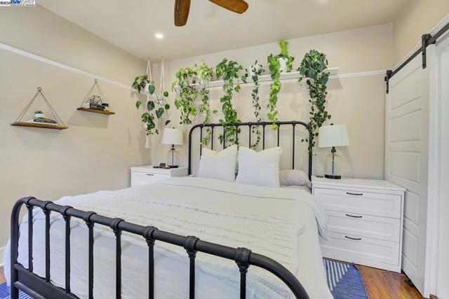 1215 Castro St, Martinez CA: https://media.crmls.org/mediaz/be10fa06-075d-4943-bb82-38c38d0e98c2.jpg
