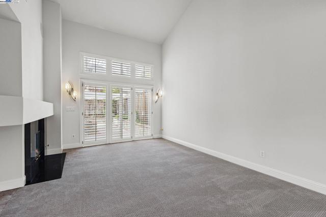 143 Shelterwood Ln, Danville CA: https://media.crmls.org/mediaz/be11622e-ae56-4c98-8904-e76d5fde4b17.jpg