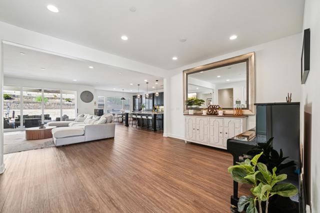 Detail Gallery Image 3 of 35 For 33294 Barmetta Ln, Temecula,  CA 92592 - 4 Beds | 2/1 Baths