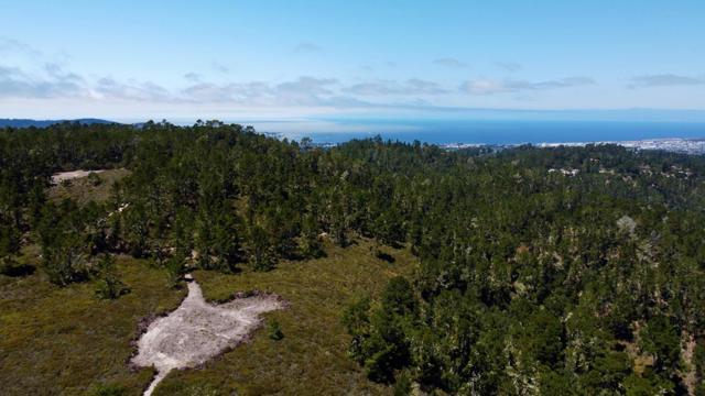 2 Monterra Ranch, Monterey CA: https://media.crmls.org/mediaz/be11cef3-7de2-4b44-8b64-373d3ead2c1b.jpg