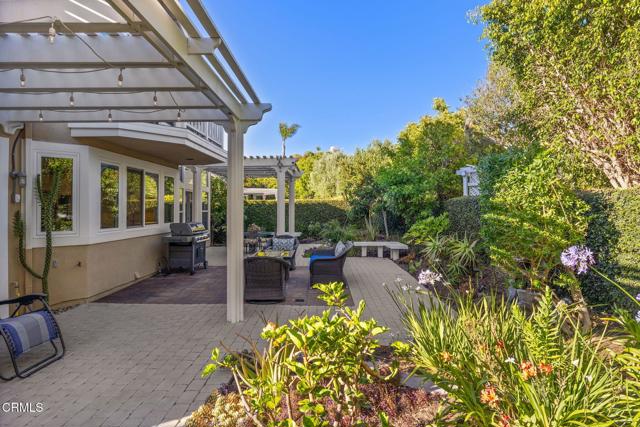 2106 Fox Den Court, Oxnard CA: https://media.crmls.org/mediaz/be124737-9cc1-4303-a5f1-81ec5427d36b.jpg