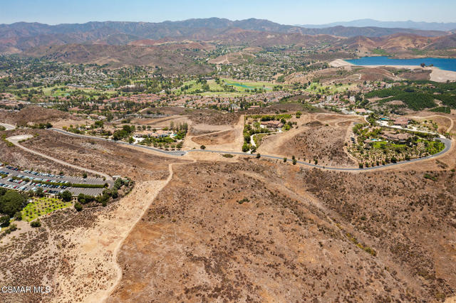 70 Presidential Drive, Simi Valley CA: https://media.crmls.org/mediaz/be1263ed-7907-4110-87ef-4d174a9e1b10.jpg