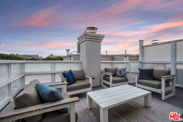 2622 2nd Street, Santa Monica CA: https://media.crmls.org/mediaz/be127c45-d01a-4c46-9882-23ab8699b82e.jpg