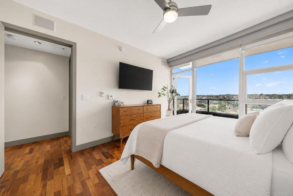 1325 Pacific Highway - photo 20