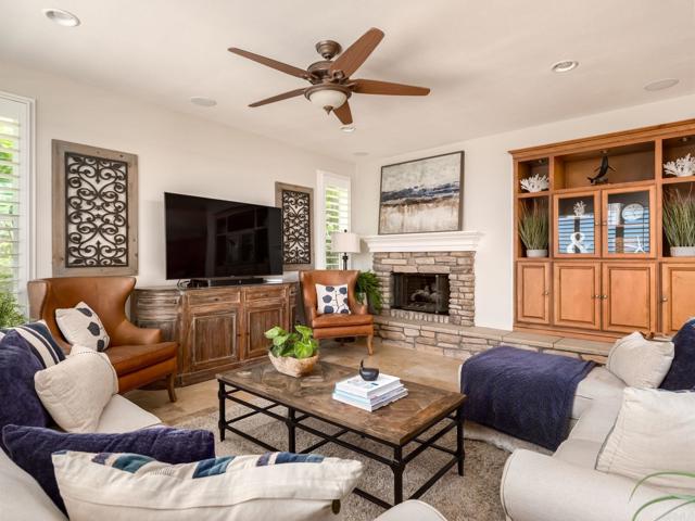 7076 Heron Cir, Carlsbad CA: https://media.crmls.org/mediaz/be1345d3-7f8e-4c52-b80e-f85bbaab3b0f.jpg