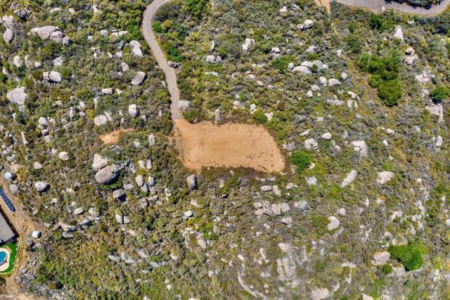 16303 Via Penasco, Ramona, CA 92065, Ramona CA: https://media.crmls.org/mediaz/be13f36d-8a48-47a8-ab4d-e1ac8c7391af.jpg