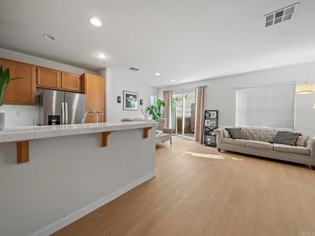 Detail Gallery Image 4 of 40 For 3416 Paseo De Fuentes, National City,  CA 91950 - 3 Beds | 2/1 Baths