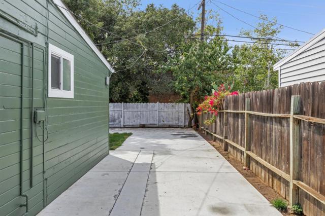 1224 Norton Street, San Mateo CA: https://media.crmls.org/mediaz/be14845a-bb78-4b23-959a-2723e5737e40.jpg