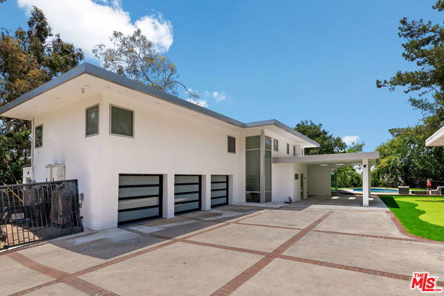 805 Norumbega Drive, Monrovia CA: https://media.crmls.org/mediaz/be152f83-db83-4c3a-bef9-45b8a7b8b214.jpg