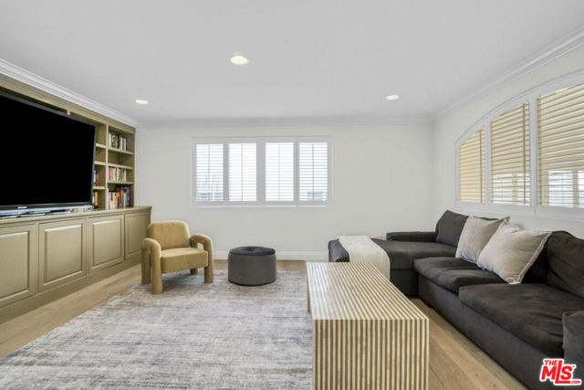 11974 Mayfield Avenue, Los Angeles CA: https://media.crmls.org/mediaz/be15ba54-4286-4617-bc74-6718b4bd7ab0.jpg