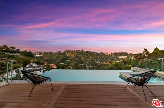 1018 Stradella Road, Los Angeles CA: https://media.crmls.org/mediaz/be163939-ed3a-4f27-a184-f400a789ed53.jpg