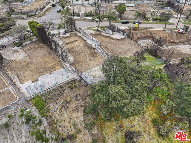 595 Radcliffe Avenue, Pacific Palisades CA: https://media.crmls.org/mediaz/be16bd3c-25f5-48dc-b1cb-fb313b9783d9.jpg