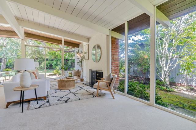 26 Roosevelt Circle, Palo Alto CA: https://media.crmls.org/mediaz/be17063c-db58-444d-a64d-3f88af82898f.jpg