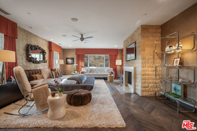 25029 Abercrombie Lane, Calabasas CA: https://media.crmls.org/mediaz/be176e0c-5639-4e52-8cb0-03b122036068.jpg