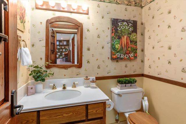 Image 25 of 48 For 12467 Creekview Court