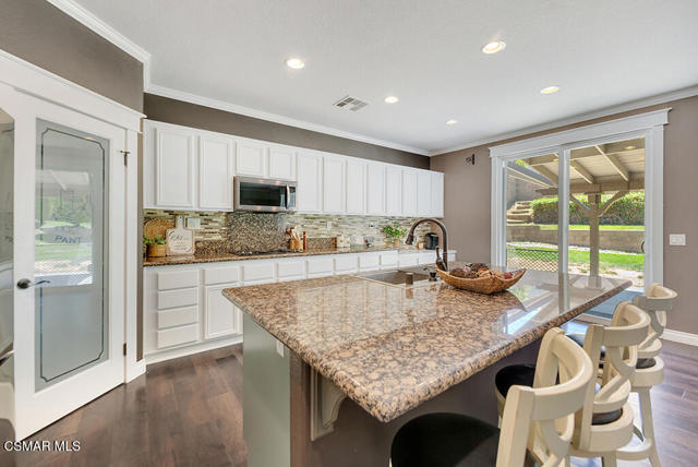 42333 Highland Court, Lancaster CA: https://media.crmls.org/mediaz/be1858b6-47b4-428b-9c24-d905a0626ab7.jpg