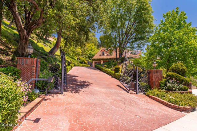 5924 Rainbow Hill Road, Agoura Hills CA: https://media.crmls.org/mediaz/be186194-4cd4-45d9-b701-26e82be5d1d7.jpg