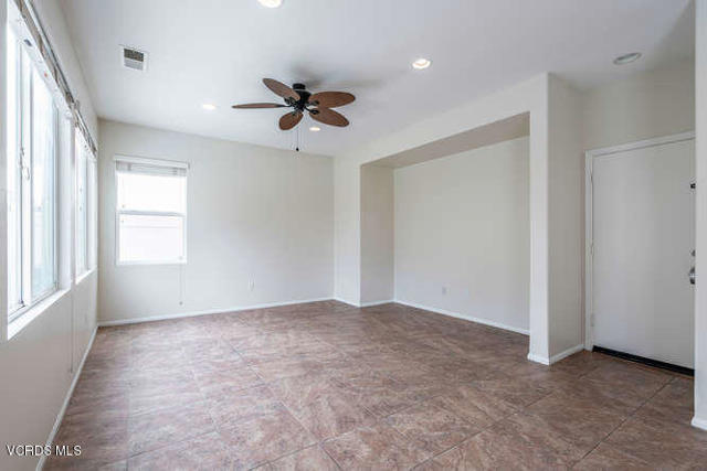 3003 Naples Drive, Oxnard CA: https://media.crmls.org/mediaz/be189181-5915-4a4a-bf90-22eca11843c4.jpg