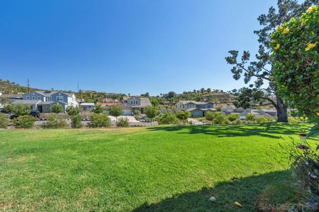 17839 Valle De Lobo, Poway CA: https://media.crmls.org/mediaz/be192992-d17a-47b7-b936-6283341806e5.jpg