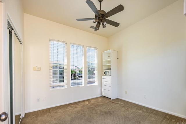 387 MELBOURNE GLN, Escondido CA: https://media.crmls.org/mediaz/be1966e2-8c50-480b-8203-33215564eb86.jpg