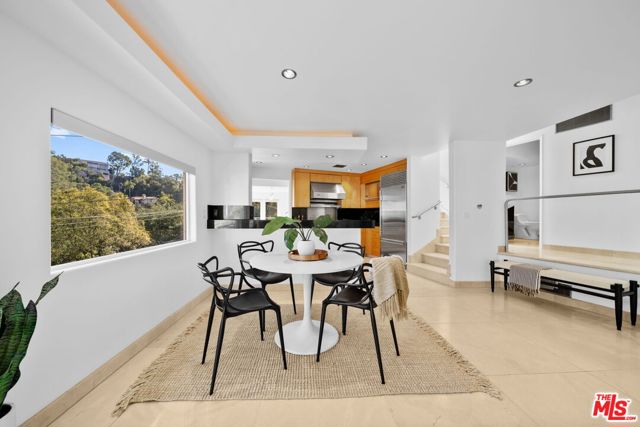 3111 Belden Drive, Los Angeles CA: https://media.crmls.org/mediaz/be19ed5f-03df-4796-a6eb-f6cff362e49e.jpg