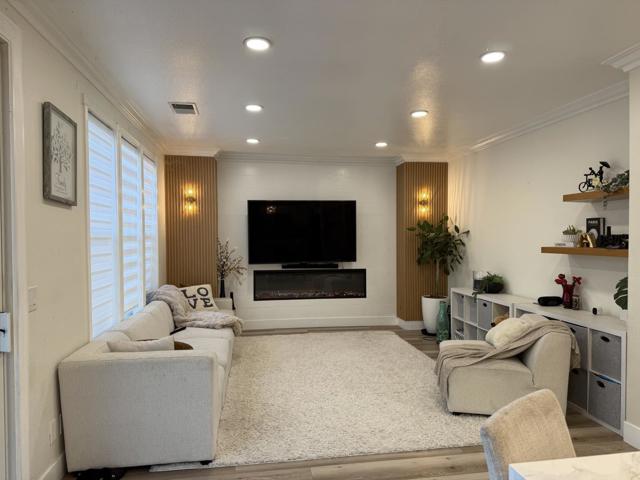 498 Esplanade Lane, San Jose CA: https://media.crmls.org/mediaz/be1a0020-ed4f-4c78-b96f-40f51a1f5d0d.jpg