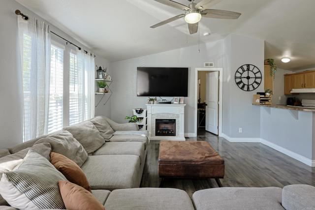 Detail Gallery Image 20 of 61 For 10767 Jamacha Bld Spc 151,  Spring Valley,  CA 91978 - 3 Beds | 2 Baths