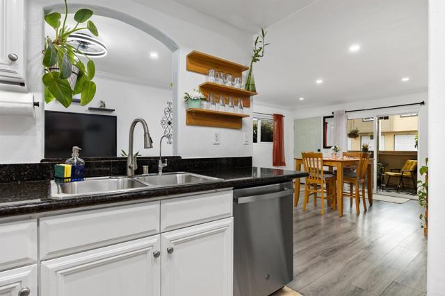 Detail Gallery Image 11 of 25 For 5034 Los Morros Way #62,  Oceanside,  CA 92057 - 2 Beds | 2 Baths