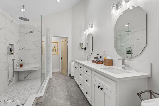 362 Cherry Hills Court, Thousand Oaks CA: https://media.crmls.org/mediaz/be1b101b-5956-4e40-ab0e-30c555b6bd91.jpg