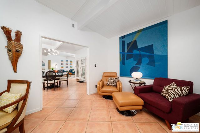 695 N Monterey Road, Palm Springs CA: https://media.crmls.org/mediaz/be1b5859-fefe-4953-86e0-b072db4479ef.jpg