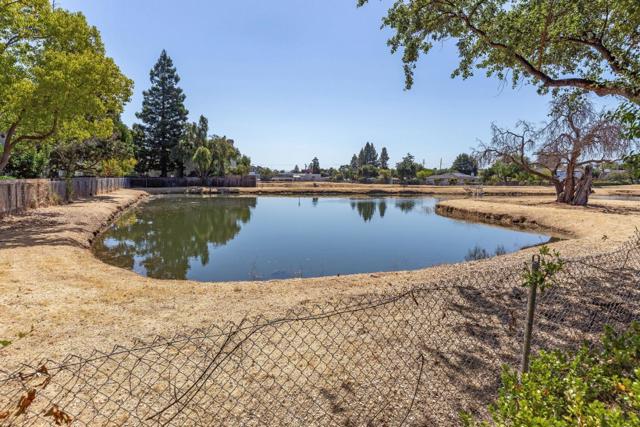 478 W Sunnyoaks Avenue, Campbell CA: https://media.crmls.org/mediaz/be1b73ea-73db-48e3-9c28-c6c02d2cb57d.jpg