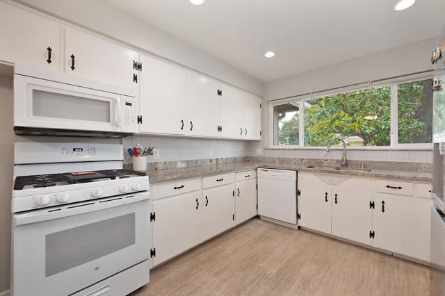Image 3 of 30 For 1540 Park Boulevard